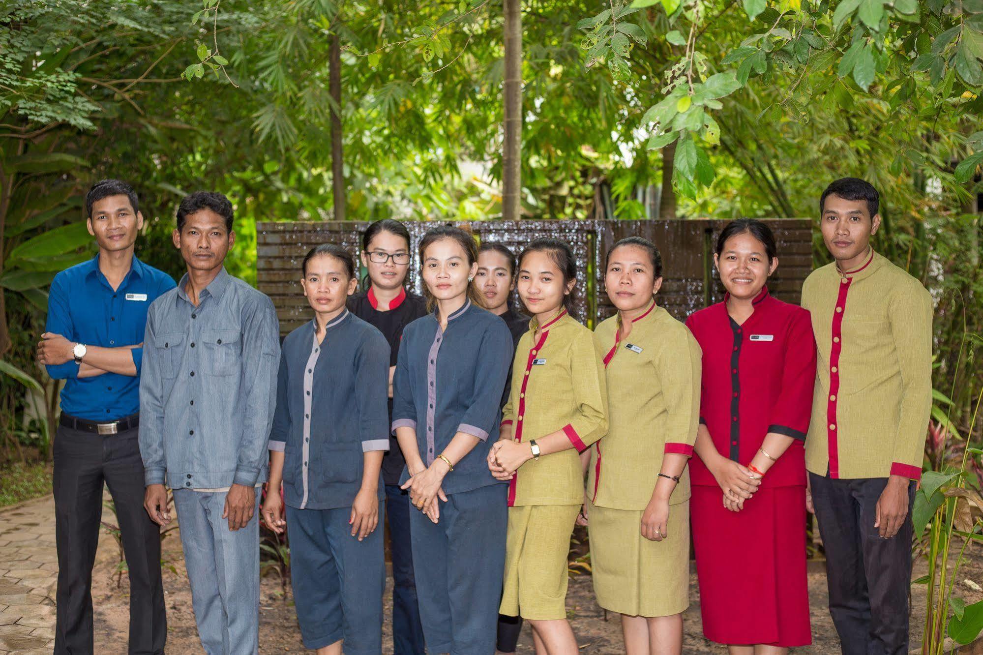 Ashia Hotel & Lounge Siem Reap Bagian luar foto